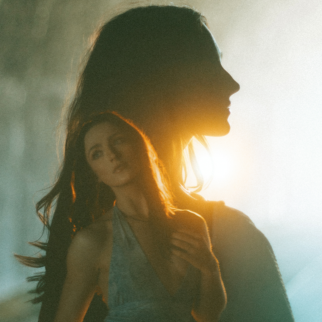 Mysteriously Elegant: Storytelling with Creative Portrait Techniques